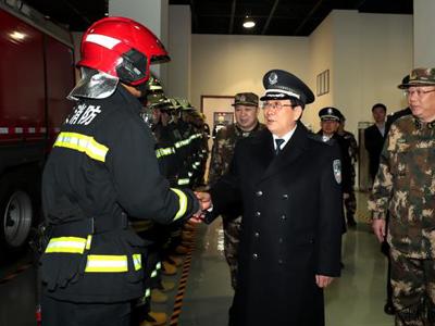 牢记使命不懈奋斗　坚守岗位无私奉献 用我们的辛劳和付出换来万家的团圆和安宁